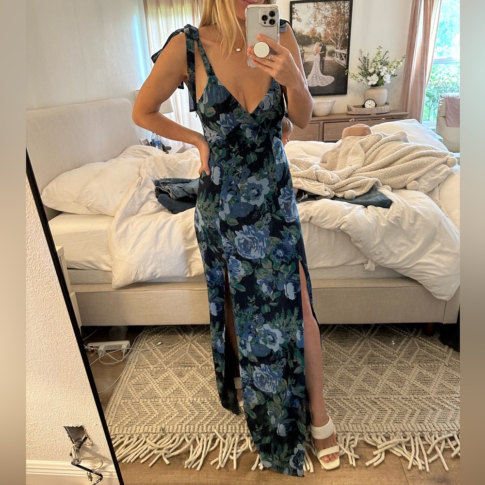 FLORAL MAXI DRESS